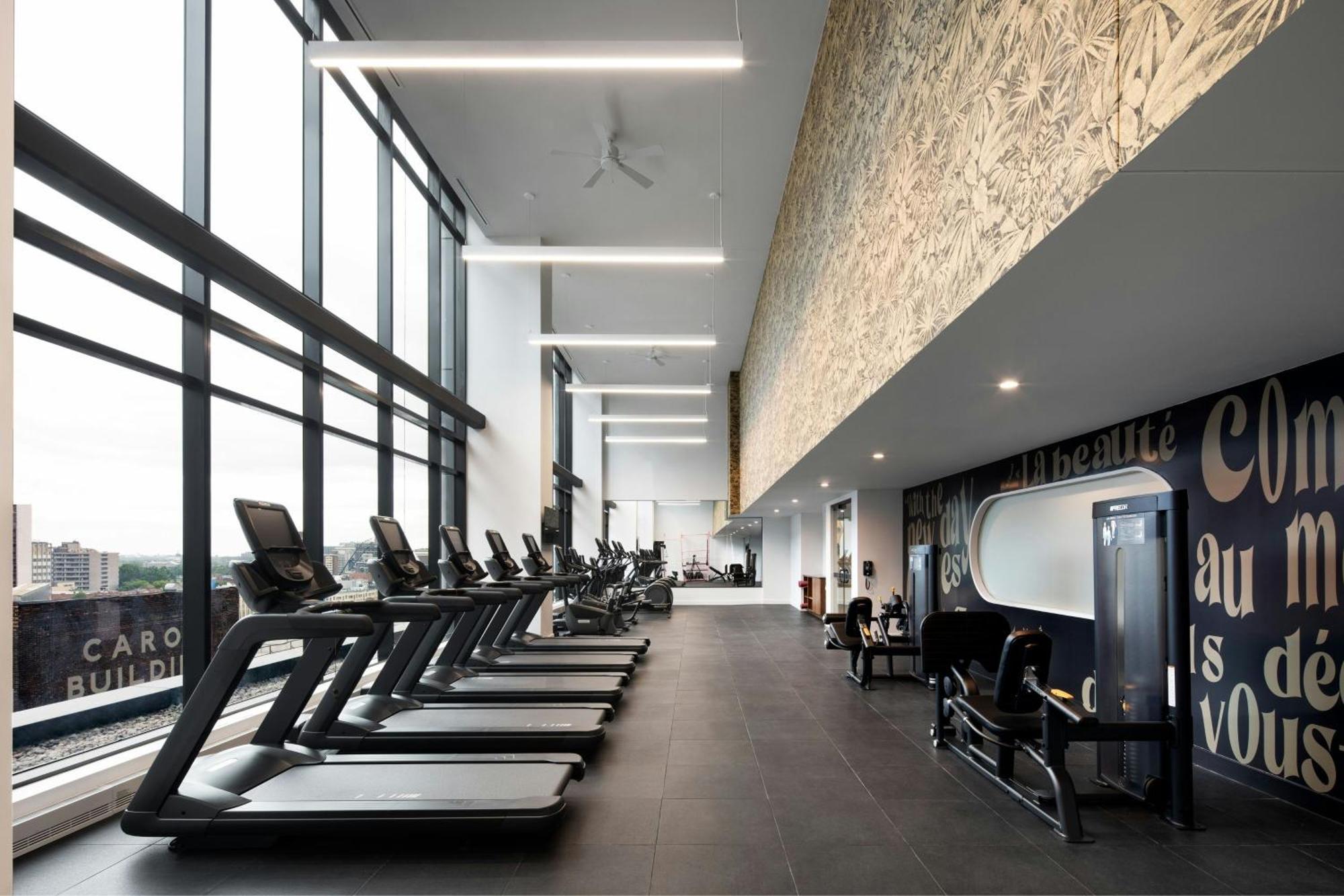 Honeyrose Hotel, Montreal, A Tribute Portfolio Hotel Ngoại thất bức ảnh The gym at The Collective Old Oak