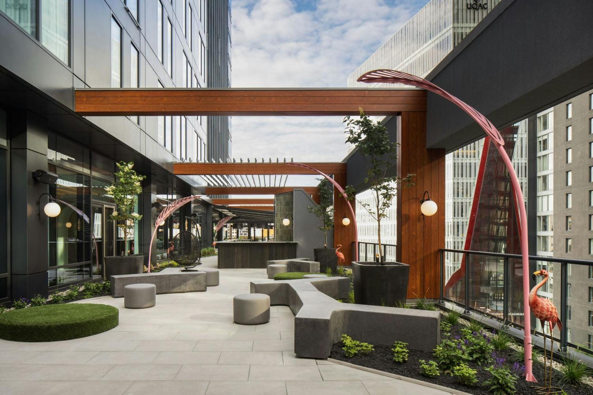 Honeyrose Hotel, Montreal, A Tribute Portfolio Hotel Ngoại thất bức ảnh The outdoor patio at the 10th floor of the building
